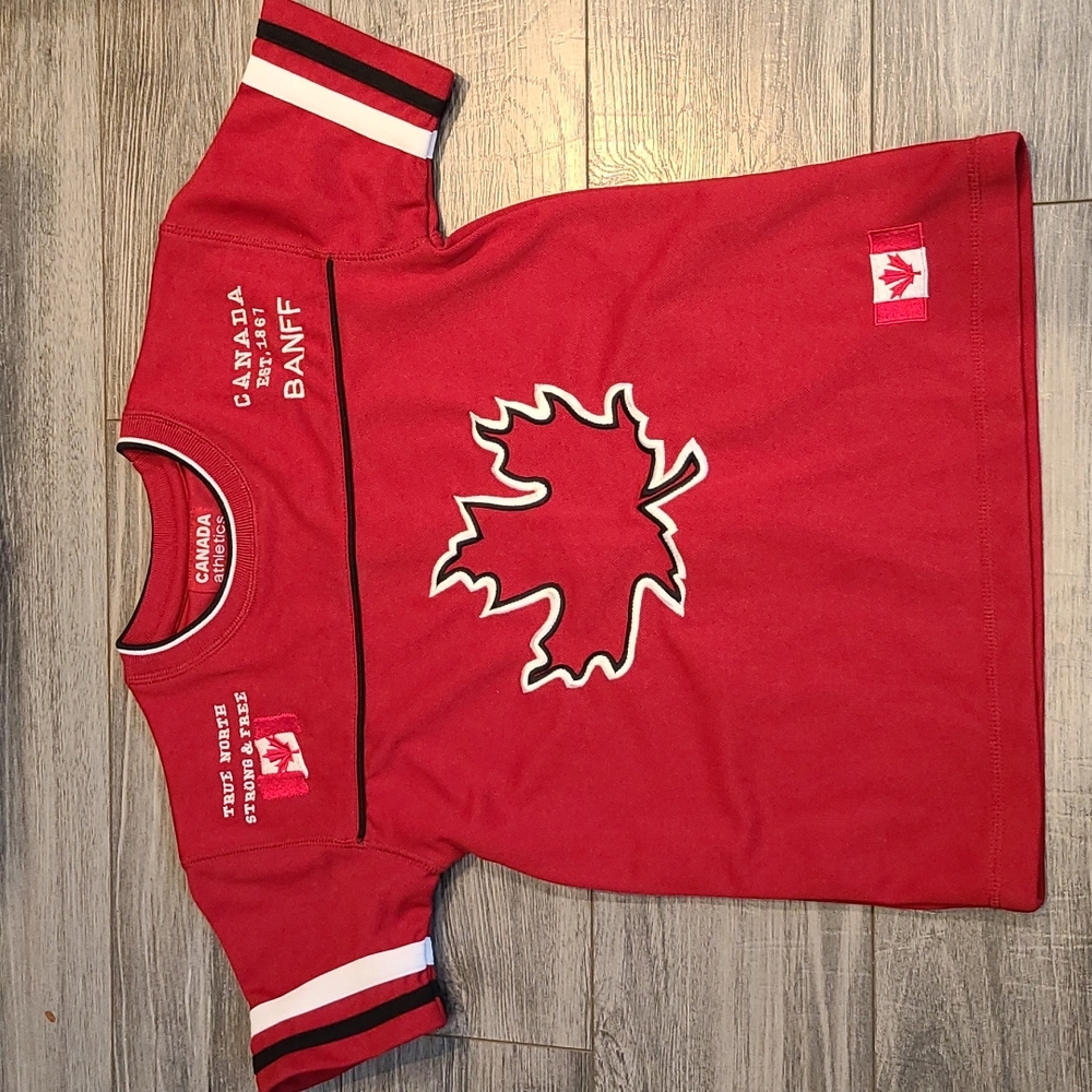 Canada 🇨🇦 Athletics Est. 1867 Boys sz M Jersey excellent condition